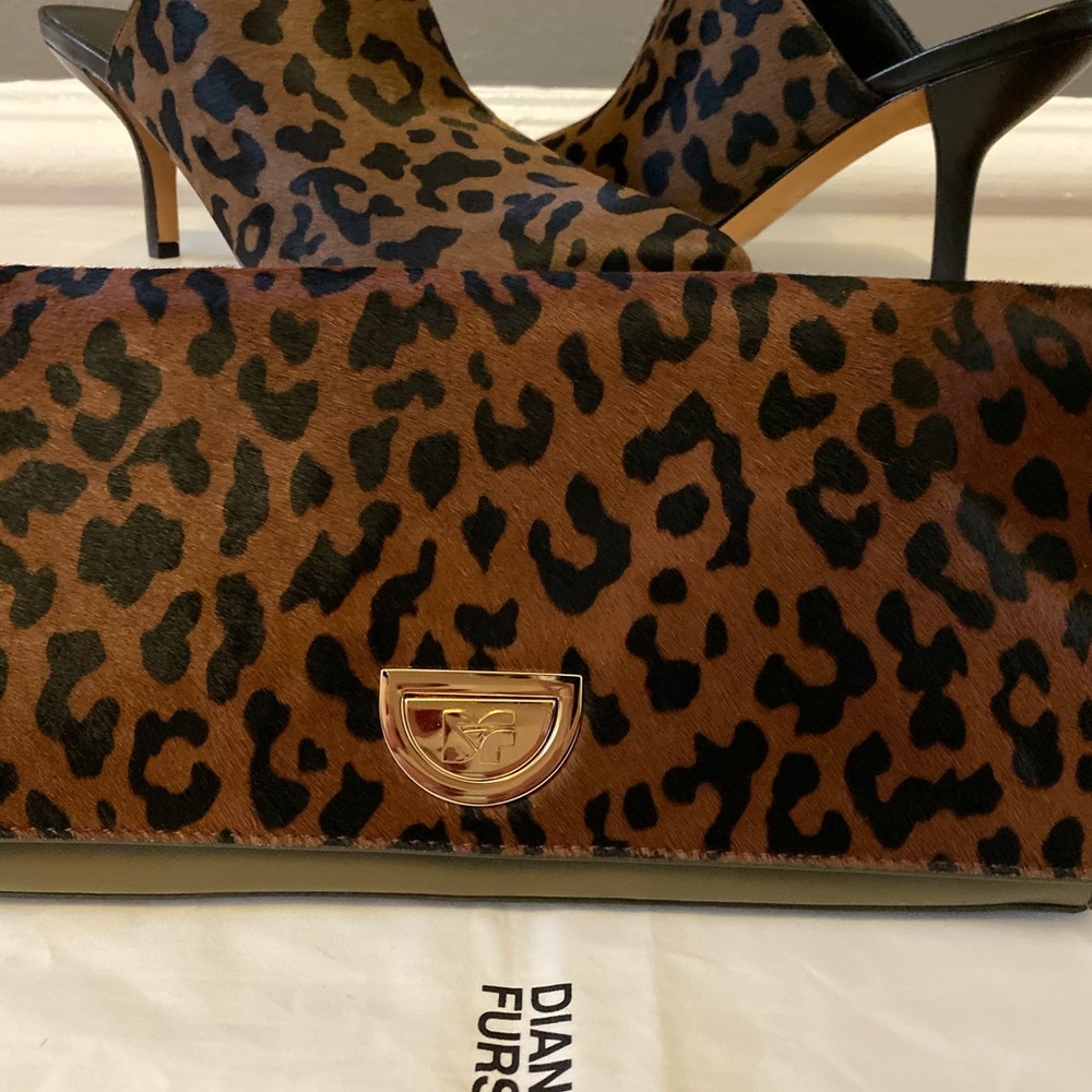 -Leopard-print pumps - Picture 8 of 8